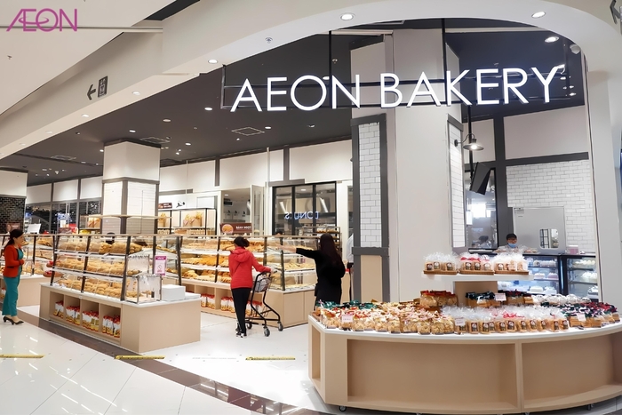 Bánh ở AEON Bakery được làm mới trong ngày và luôn bảo quản trong tủ để đảm bảo sạch sẽ (Nguồn ảnh Internet)