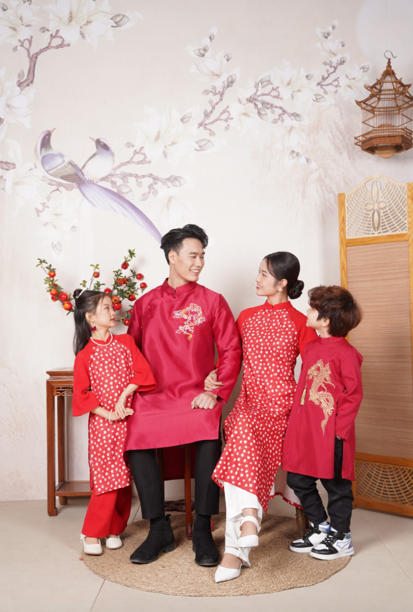 Bộ sưu tập áo dài mùa Tết hàng năm cho cả gia đình của AEON luôn được yêu thích nhờ mẫu mã đa dạng, giá thành hợp lý